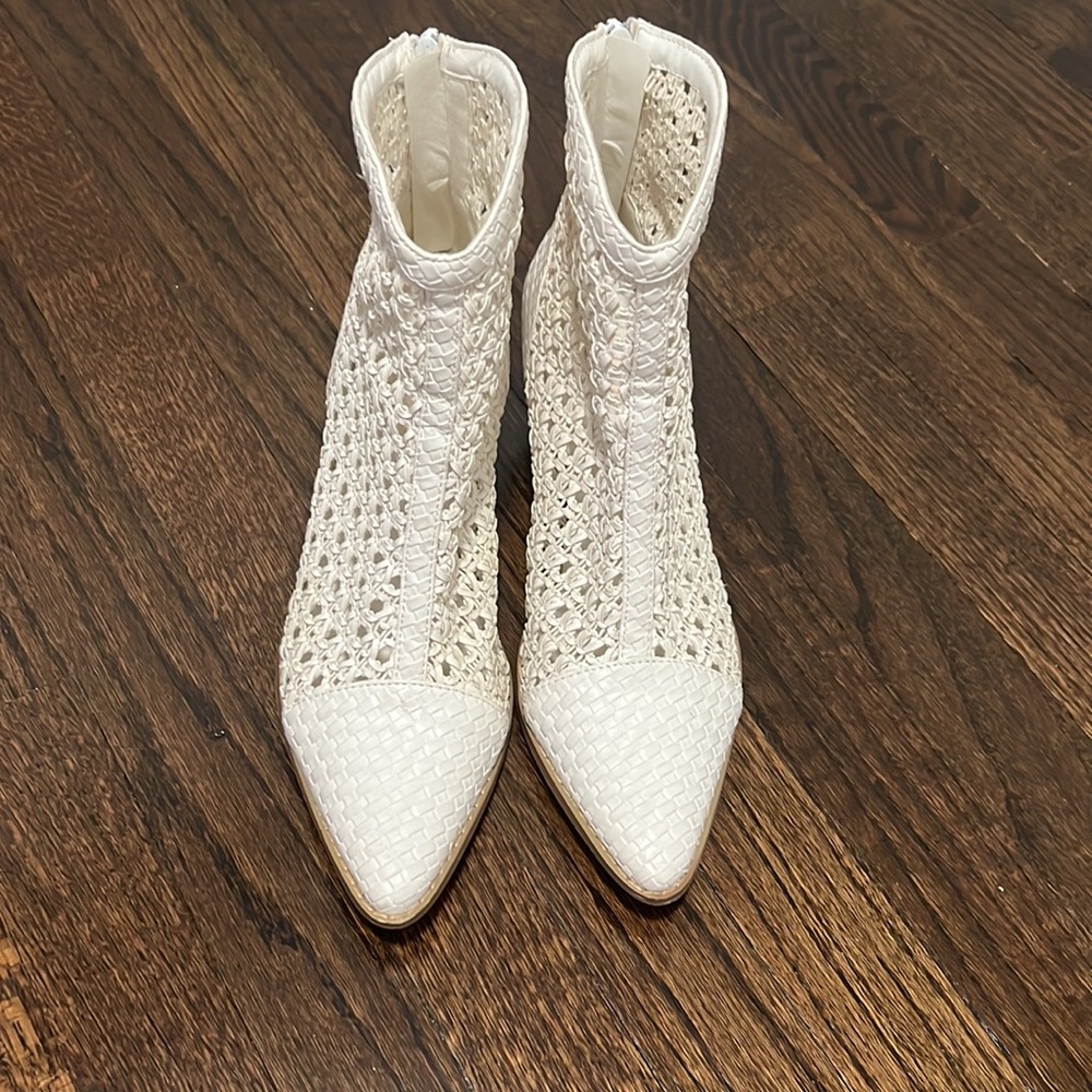 Coconuts By Matisse White Caught Up Pointed Zippe… - image 2